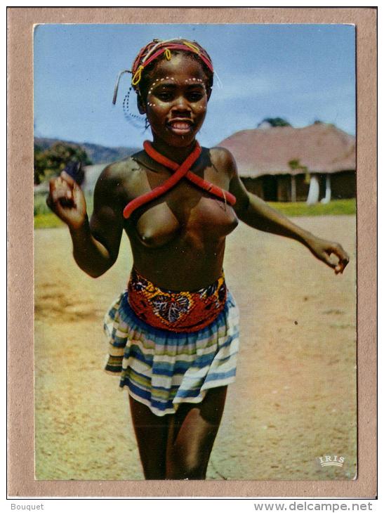 AFRIQUE EN COULEURS - CPM - 5013 - PETITE DANSEUSE - SEINS NUS - éditeur IRIS - Non Classés