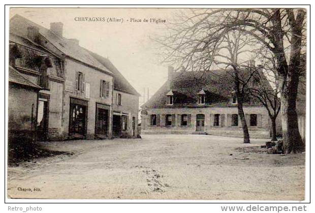 Chevagnes - Place De L'Eglise - Autres & Non Classés