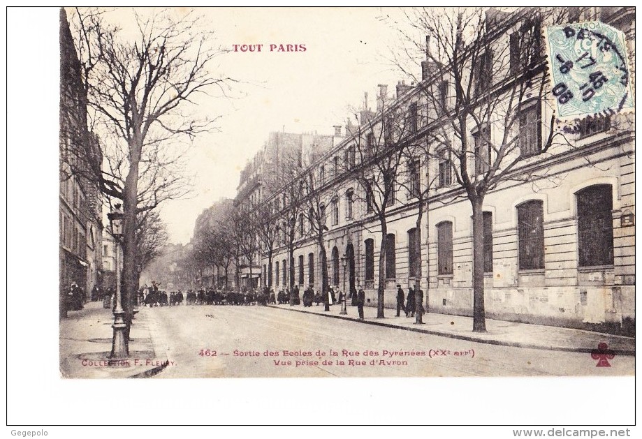 TOUT PARIS - Sortie Des écoles De La Rue Des Pyrénées - Enseignement, Ecoles Et Universités