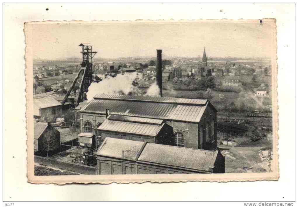 Courcelles Courcele Souvret Debut Années 60 Mine De Charbon Vue Les Installations Du Charbonnage Et L'eglise Au Fond - Courcelles