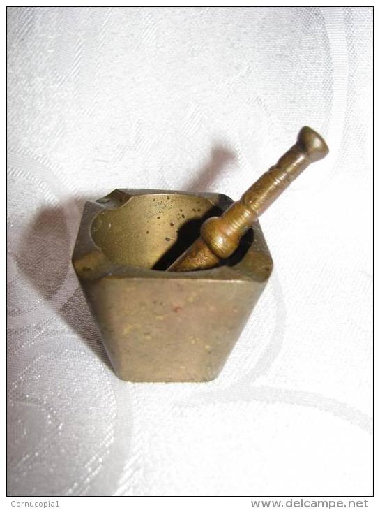 1950 Pal Bell Brass MORTAR Israel - Bronzes