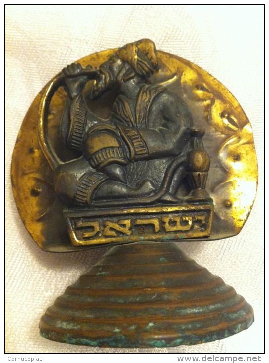 \""JEWISH MORROCAN ELDER SMOKING HOOKAH\" VINTAGE BRASS NAPKIN HOLDER ISRAEL - Bronzen