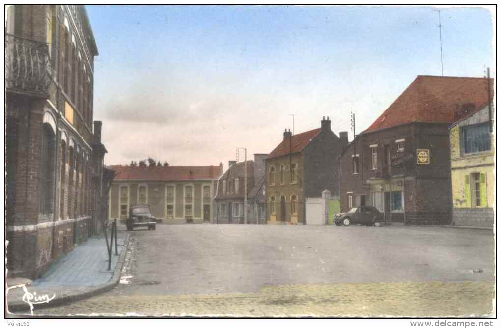 CPA Avesnes Le Comte Place Du Marché - Avesnes Le Comte