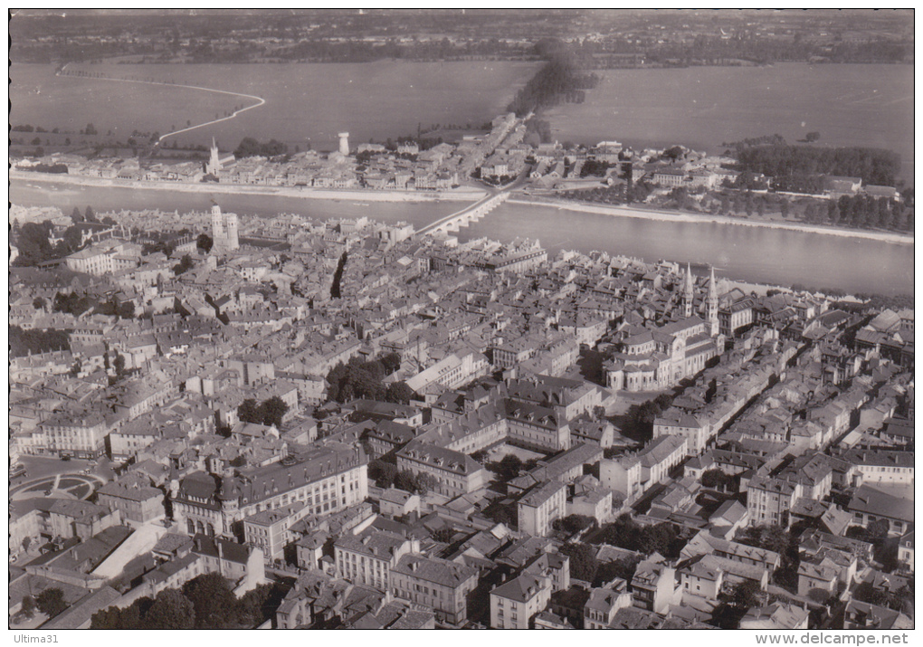 CPSM MACON 71 VUE GENERALE AERIENNE SUR MACON ET SAINT LAURENT - Macon