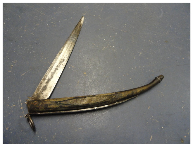 2ème Grand Couteau Pliant Navaja Modèle Très Ancien - Armes Blanches