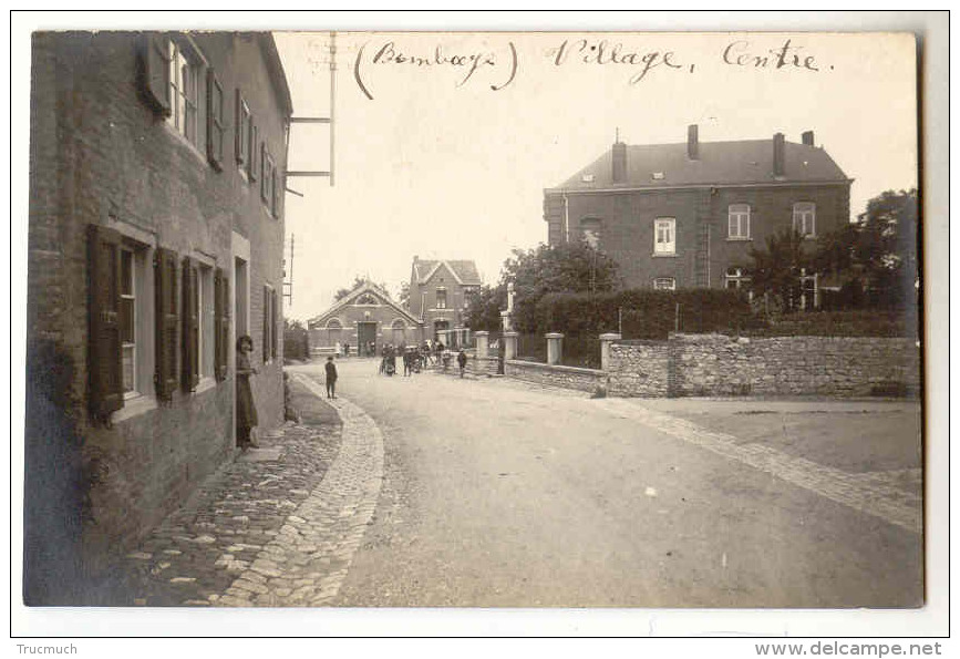 LG 22 - 5   - BOMBAYE -Village - Centre   *carte Photo* - Dalhem