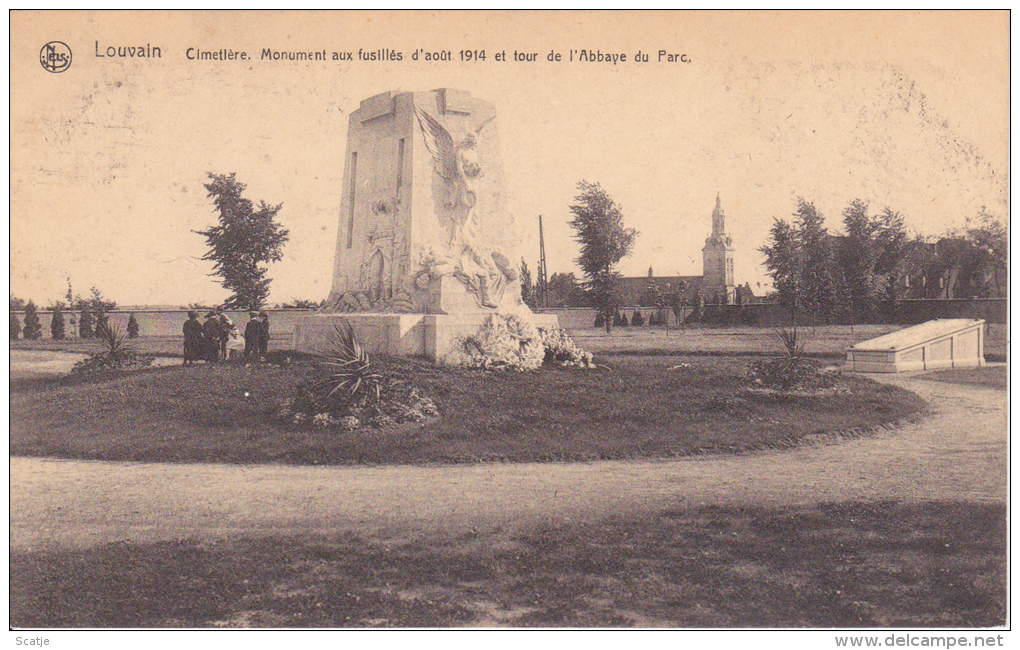 Louvain.  -  Cimetlère.  Monument D'août 1914  Et Tour De L'Abbaye Du Parc - Kriegerdenkmal