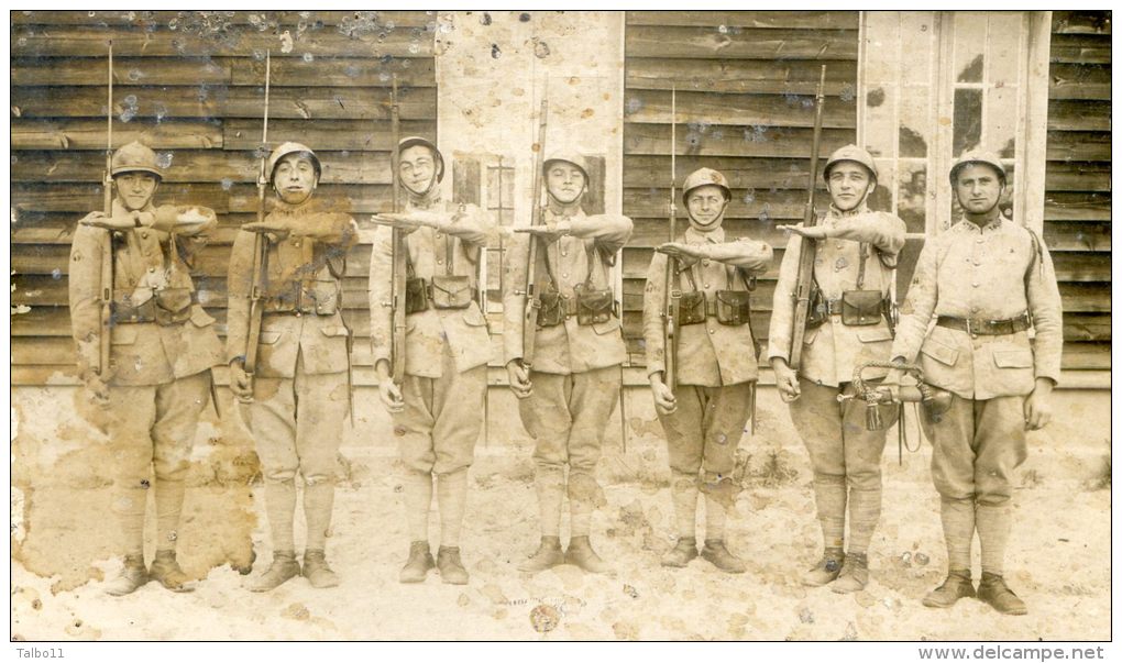 Miliraria - Mérignac - Camp De Souges - Souvenir Dernière Garde 1934 - Présentez Armes (2 Scans) - Merignac