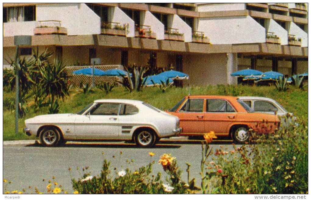 < Automobile Auto Voiture Car >> Ford Capri, Mercedes 220, Hotel Samir, Mohammedia, Maroc - Voitures De Tourisme