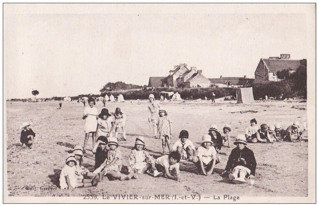 35 LE VIVIER Sur MER  ENFANTS  JEUX Sur La PLAGE Devant Les VILLAS - Altri & Non Classificati