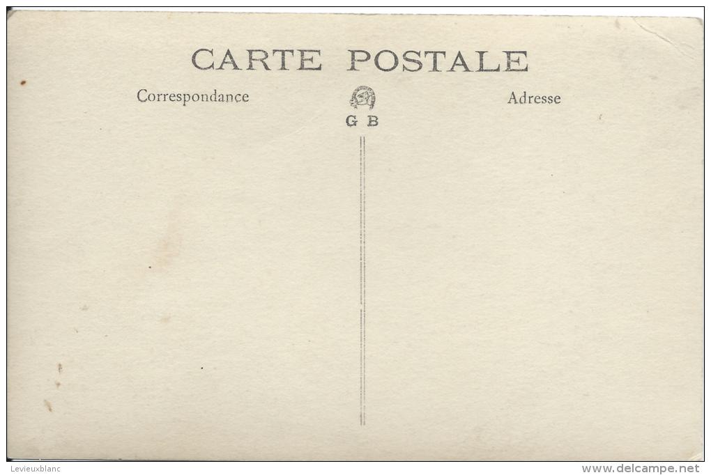 Photo Carte Postale/Jeune Fille Assises: Vers 1920 ?  PH174 - Anciennes (Av. 1900)