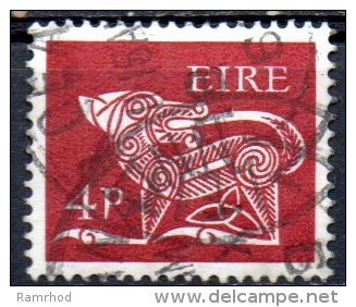 IRELAND 1968 Stylised Dog (Brooch) - 4d. - Red    FU - Used Stamps