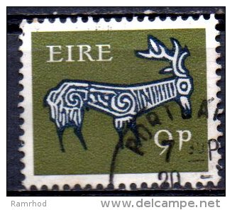 IRELAND 1968 Stylised Dog (Brooch) - 9d. - Blue And Green   FU - Oblitérés