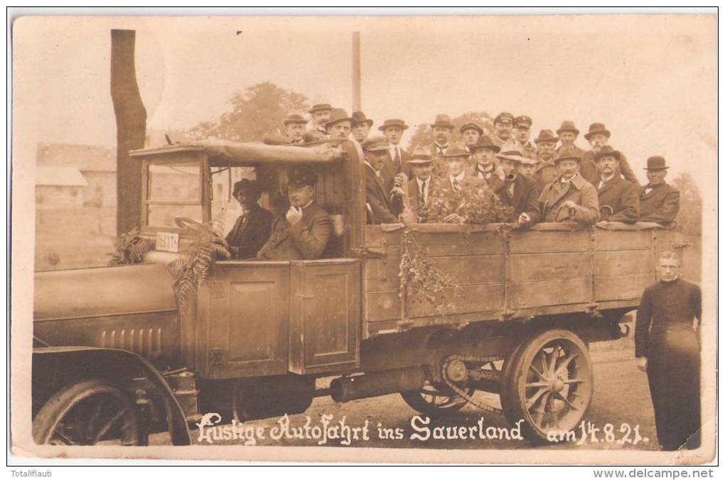 Lustige Fahrt I Sauerland Oldtimer LKW Hartgummireifen U Segen Des Kaplan Beckum - Beckum