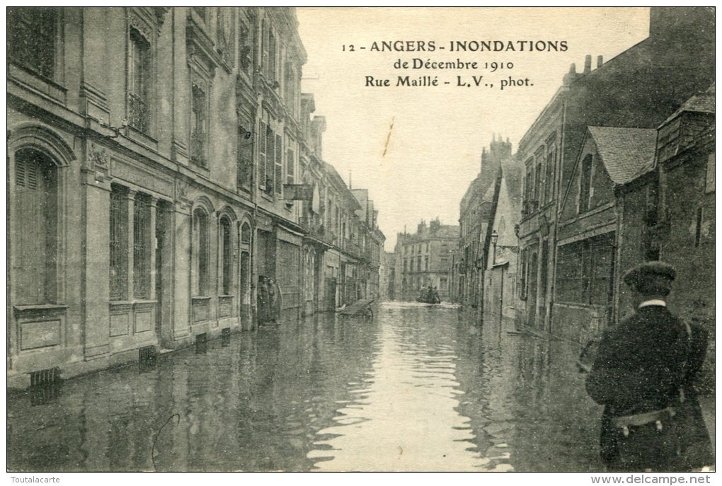 CPA 49 ANGERS RUE MAILLE INONDATIONS DE DÉCEMBRE 1910 - Angers