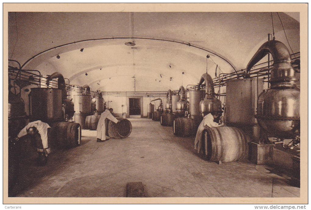 Cpa,métier De La Distillerie,des Moines Chartreux à Fourvoirie,isère,fabricat Ion De La Grande Chartreuse,confidentielle - Kunsthandwerk
