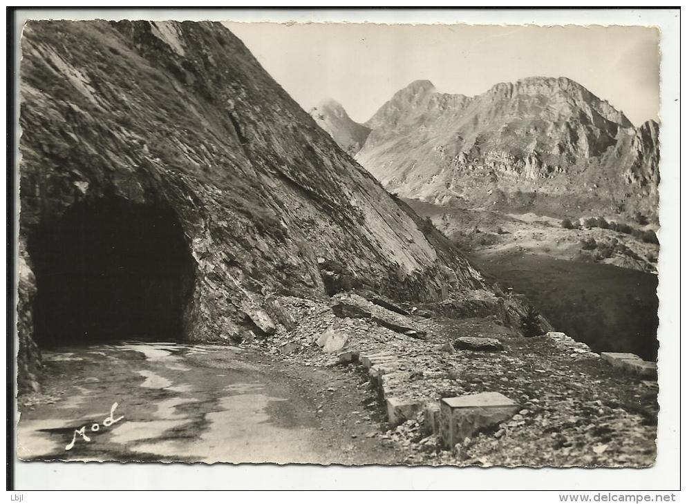 Le Col D' Aubisque , Route Thermale D' Argelès à Eaux Bonnes , Le Tunnel , 1962 - Autres & Non Classés