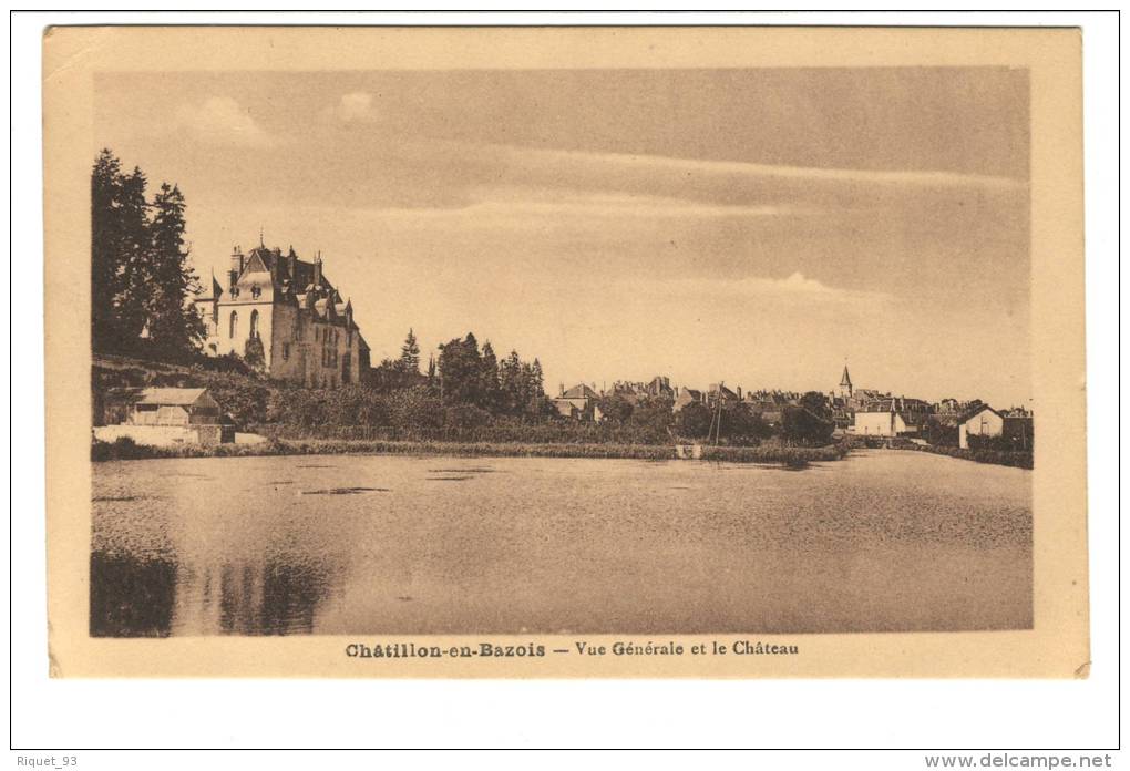 Châtillon En Bazois - Vue Générale Et Le Château - Chatillon En Bazois