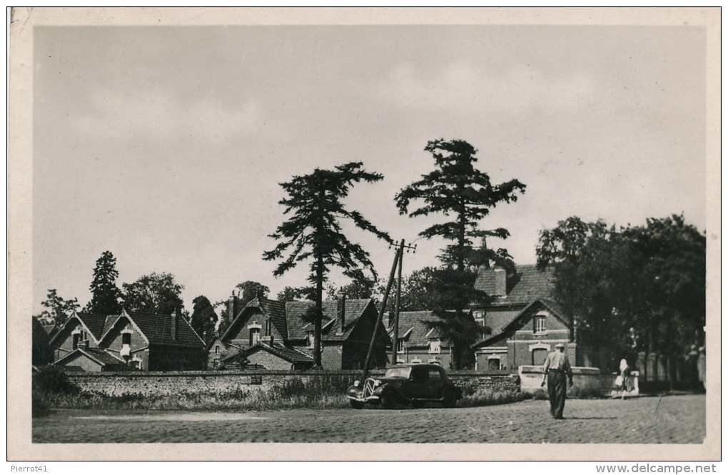 VIEUX CONDÉ "Nord" - Une Vue Sur Les Cités Taffin (1953) - Conde Sur Escaut