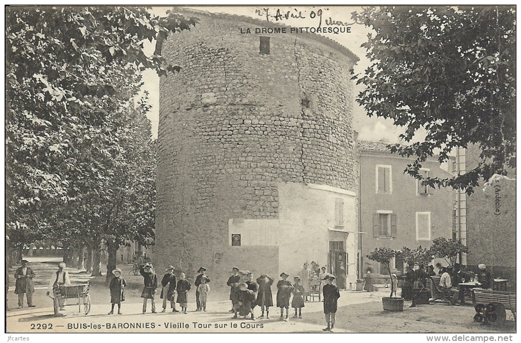 26 - BUIS-LES-BARONNIES - Vieille Tour Sur Le Cours - Buis-les-Baronnies