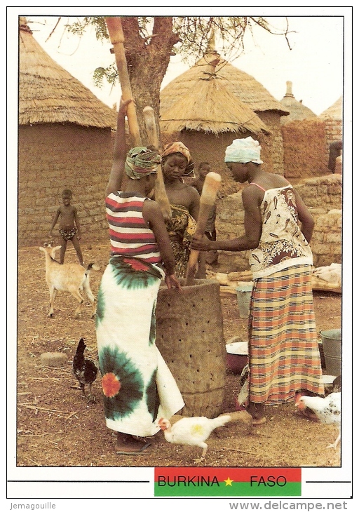 BURKINA FASO - Province Du Passore - Une Des Activités Ménagères Des Femmes - G-3 - Burkina Faso