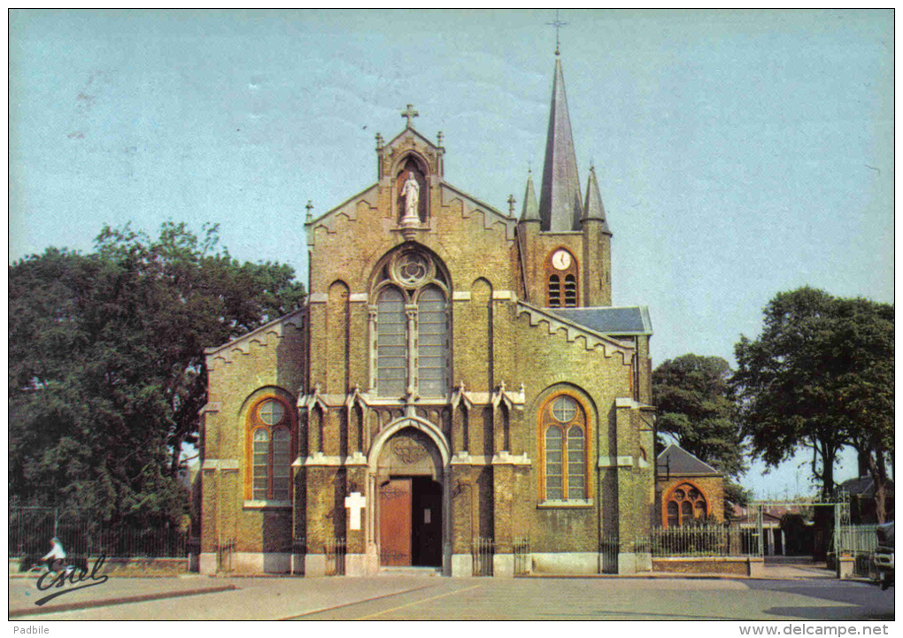 Carte Postale 59. Saint-Pol-sur-Mer  L'église  Trés Beau Plan - Saint Pol Sur Mer