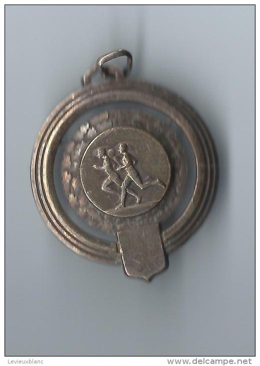 Médaille Sport/ Militaire/Course à Pied/ Cross/ 3éme RA/Bronze Estampé Et Nickelé  / 1957      SPO49 - Atletismo