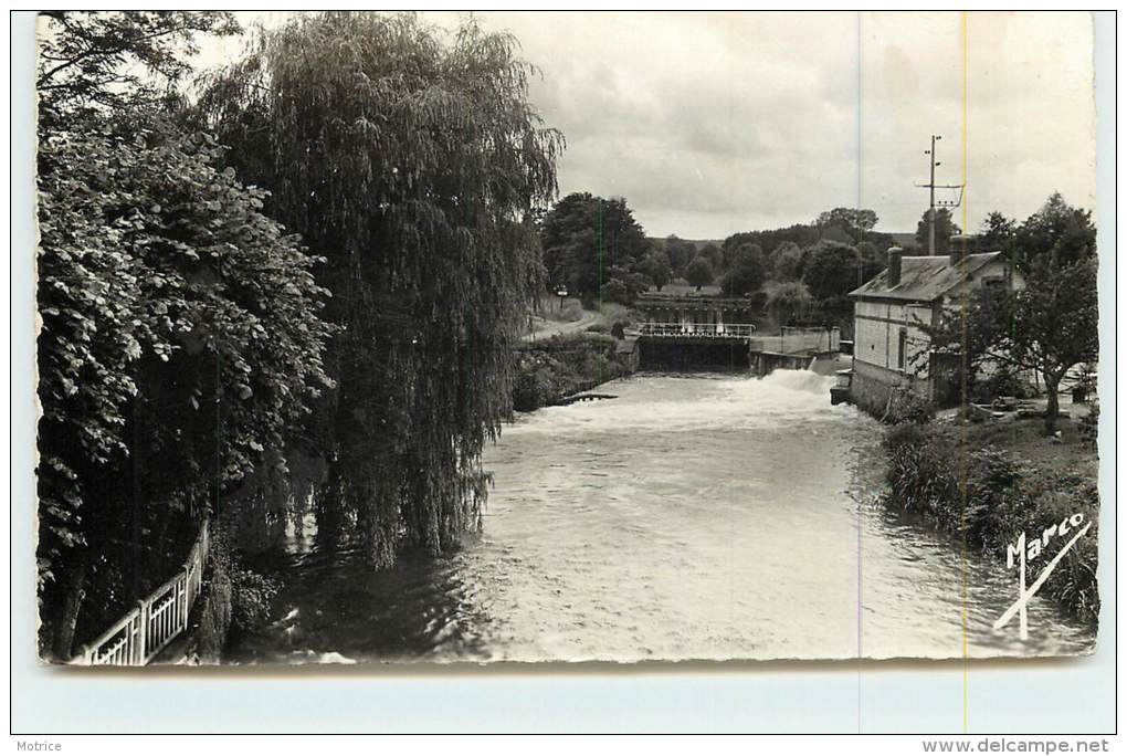 LE VAUDREUIL - L'Eure Pittoresque, écluse. - Le Vaudreuil