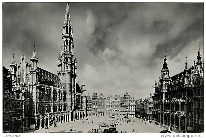 LA PIAZZA GRANDE DI BRUXELLES NEGLI ANNI '50. BELLA CARTOLINA ANNI '50 - Panoramische Zichten, Meerdere Zichten