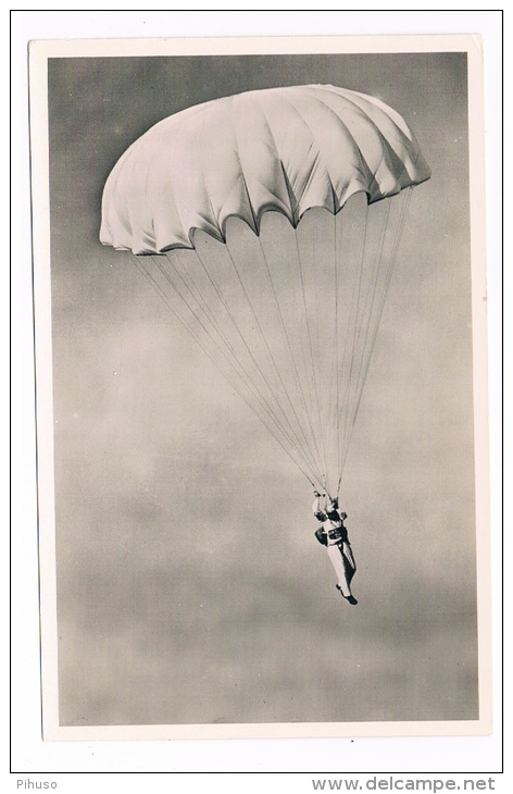 PARA-3  Parachuting - Parachutespringen