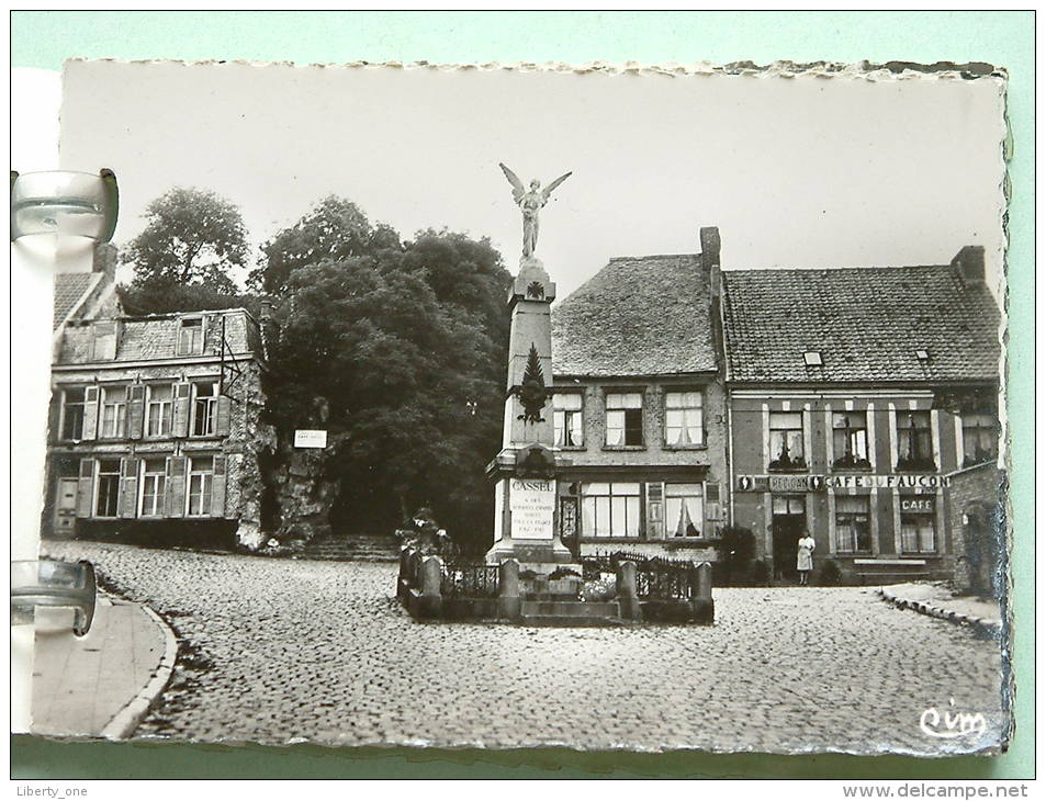 Mont-Cassel ( Snapshots - 10 Pcs. ) - Anno 19?? ( Visite de 1955 - zie foto voor details ) !!