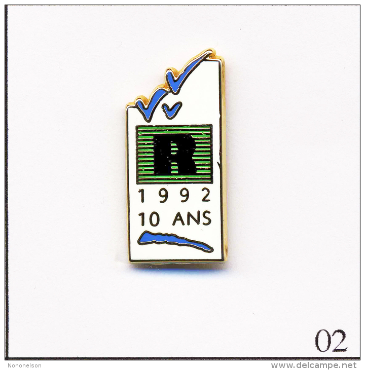 Pin´s - Banque BNP - R / 10 Ans 1992. Estampillage Illisible. Zamac. T106-02 - Banques