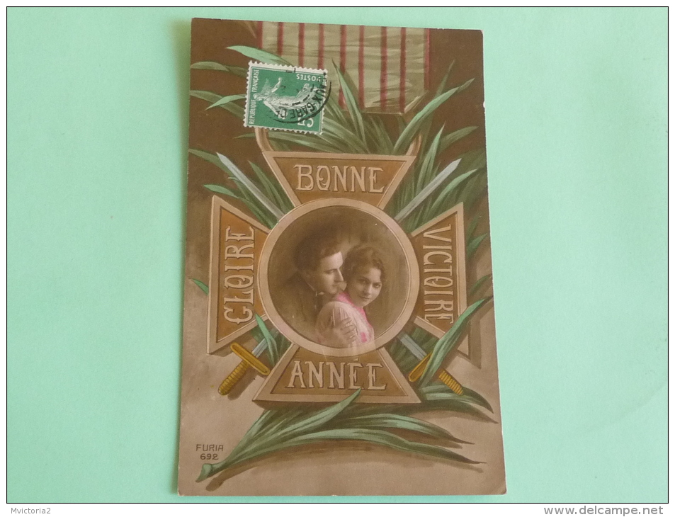 BONNE ANNEE - GLOIRE - VICTOIRE  Sur Médaille Militaire - Heimat