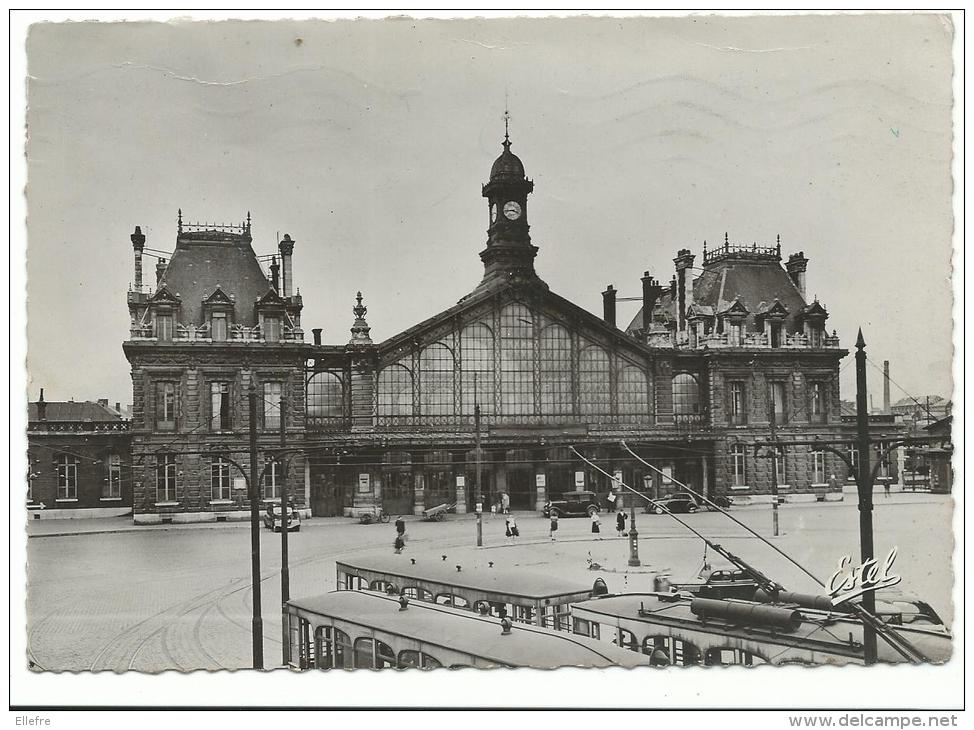 La Gare De Roubaix Et Ses Tramways , Cpsm 10-15 Estel, Voyagée En 1950 Vers La Belgique, 2 Scans état Parfait - Roubaix