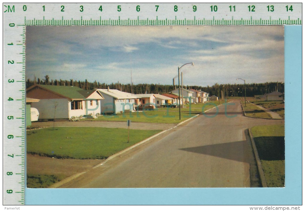 Manitoba Canada ( Juniper Drive From Birch Ave  Thompson ) Cpm Post Card Carte Postale 2 Scans - Thompson