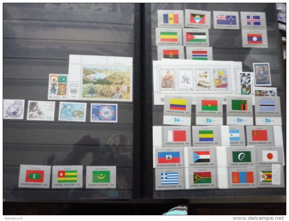 Classeur de timbres Neufs Nations Unies Ney York Genève Vienne