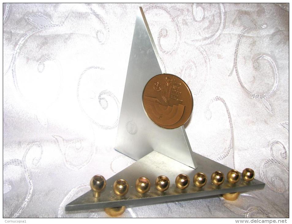 1948-1998 IDF Israel Jubilee Hanukkah Menorah Lamp With Medal - Autres & Non Classés