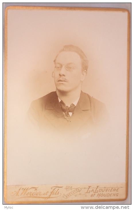 Photo "Cabinet". Homme à Lunettes. La Louvière Et Houdeng. Foto Werder Et Fils. - Anciennes (Av. 1900)