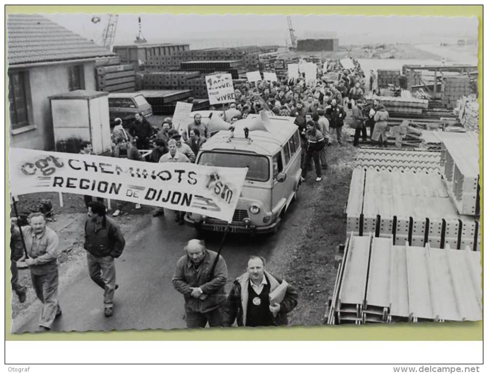 CPM - SAULON La CHAPELLE - Atelier SNCF - Manifestation CGT 16 Février 1989 - Vakbonden