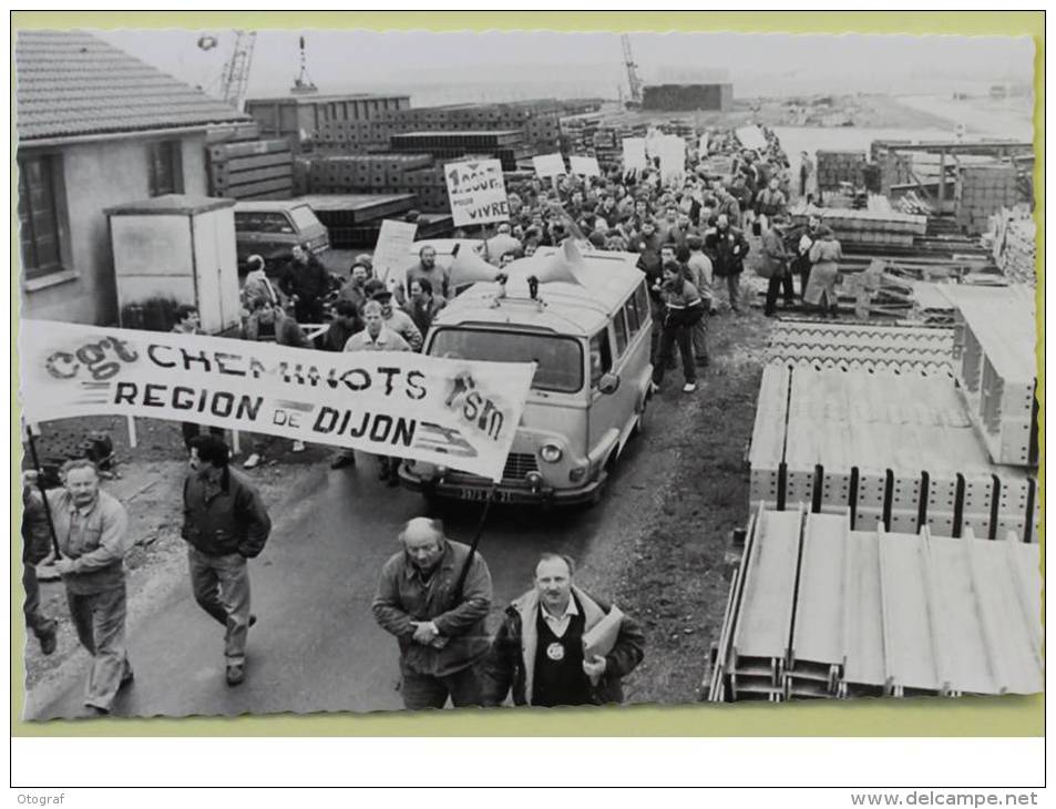 CPM - SAULON La CHAPELLE - Atelier SNCF - Manifestation CGT 16 Février 1989 - Labor Unions