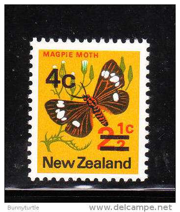 New Zealand 1971 Butterfly Surcharged 4c On 2 1/2c MNH - Neufs