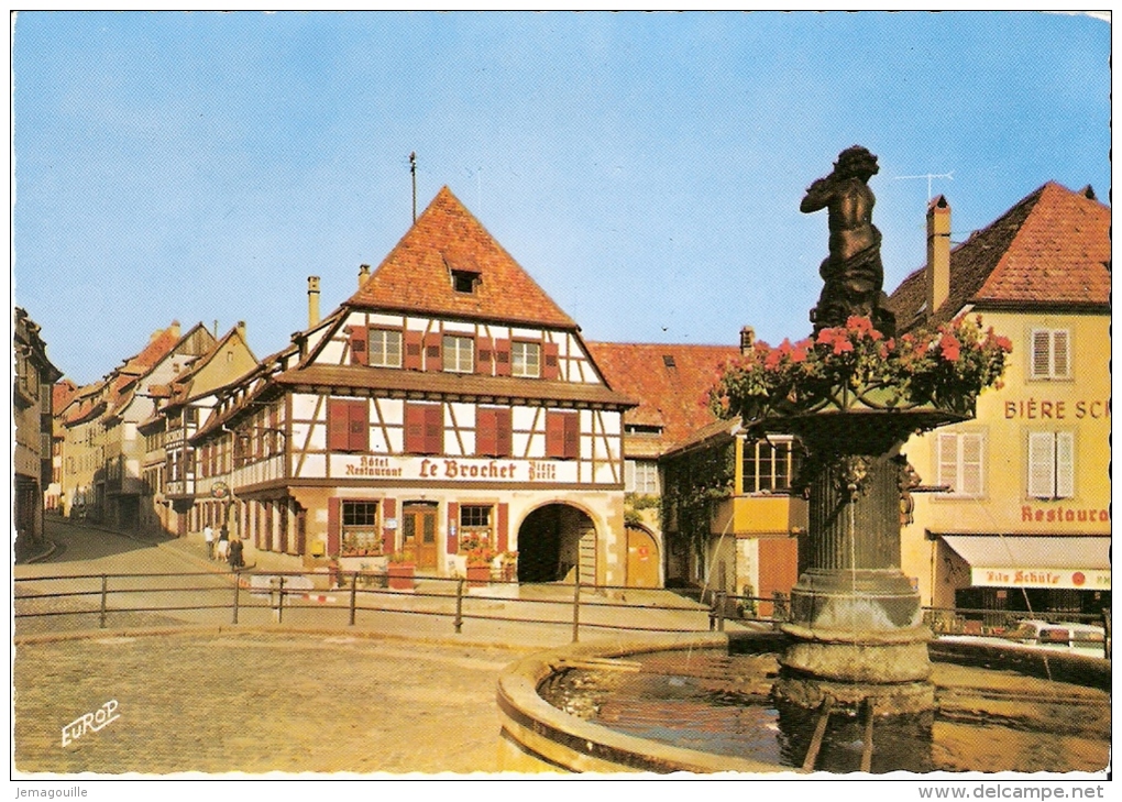 BARR 67 - Sur La Route Du Vin - La Place De L'Hôtel De Ville - 7243 - G-3 - Wasselonne