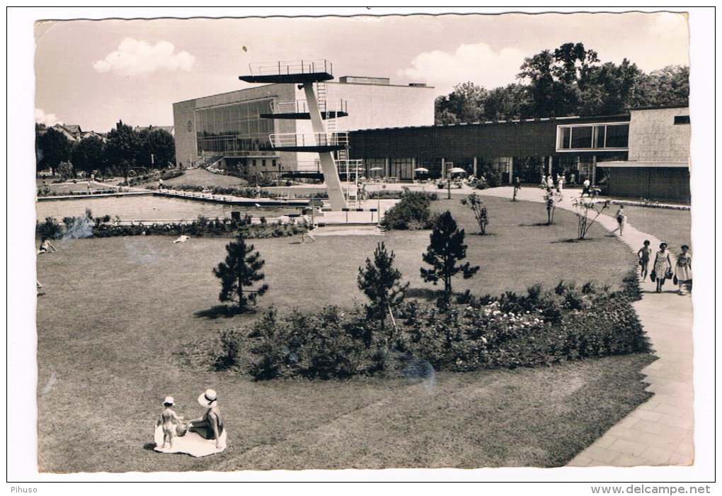 D4155      HANAU :Im Stadtbad -  Schwimmbad  ( Swimmingpool - Piscine) - Hanau