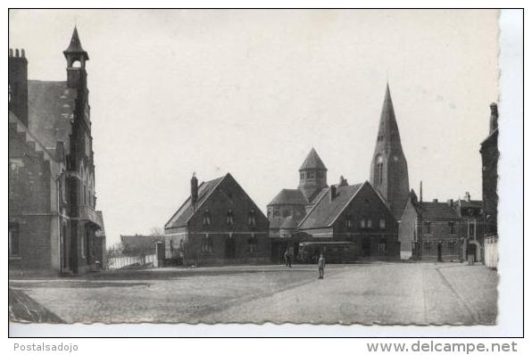 (FRA302) OISY LE VERGER. PLACE DU GENERAL DESAILLY - Autres & Non Classés