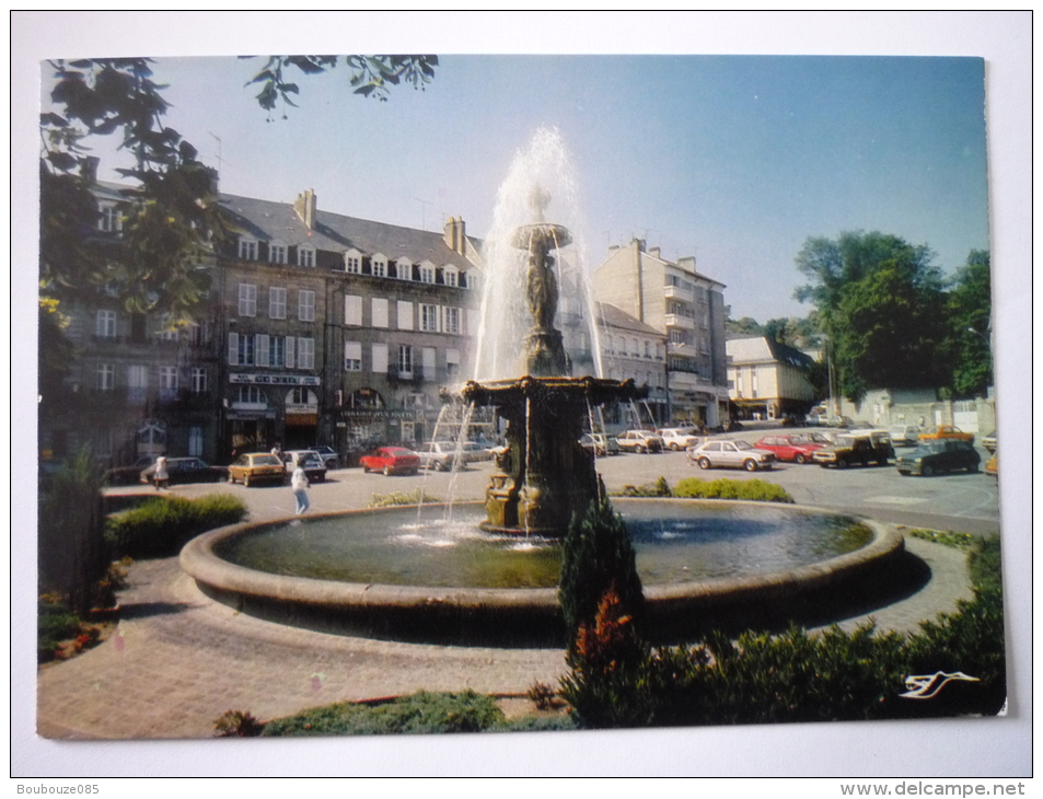 Gueret ( 23 ) La Fontaine De La Place Bonnyaud - Guéret