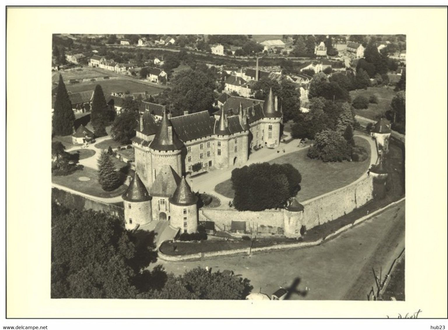 Pompadour - Corrèze - Photo Aérienne Format 23,7 X 17.8, Signée Ray Delvert - Arnac Pompadour