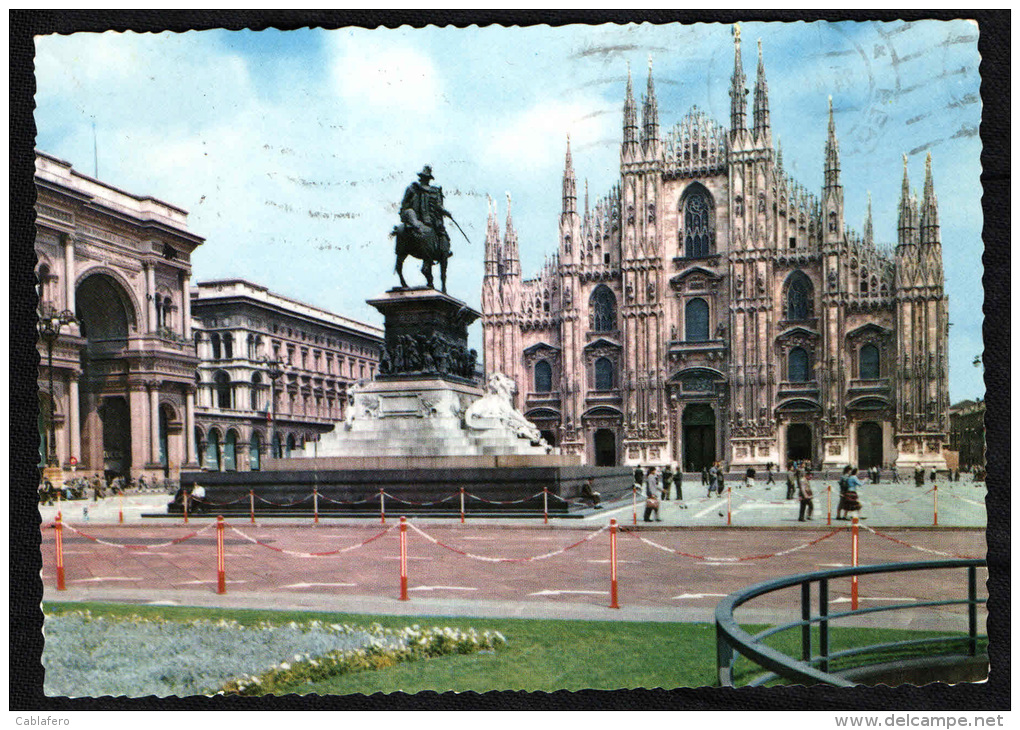 MILANO - PIAZZA DUOMO NEL 1956 - (CARTOLINA VIAGGIATA) - Milano