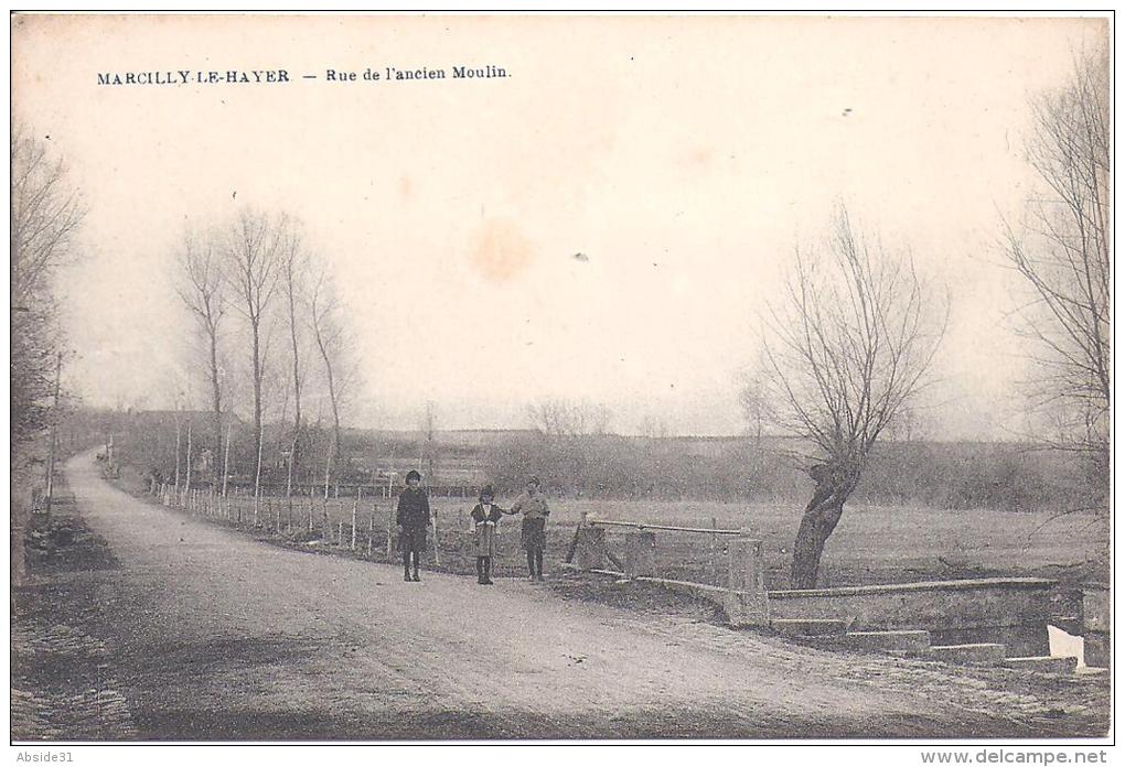 MARCILLY LE HAYER - Rue De L'ancien Moulin - Marcilly