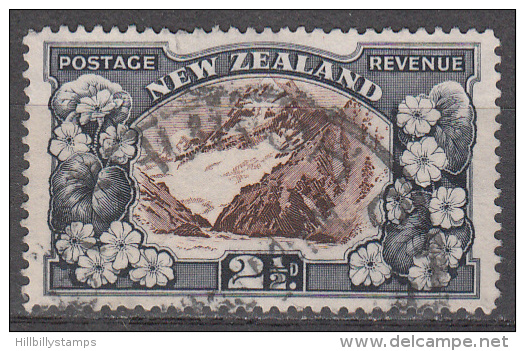 New Zealand    Scott No.  207   Used   Year  1936    Wmk. 253 - Oblitérés