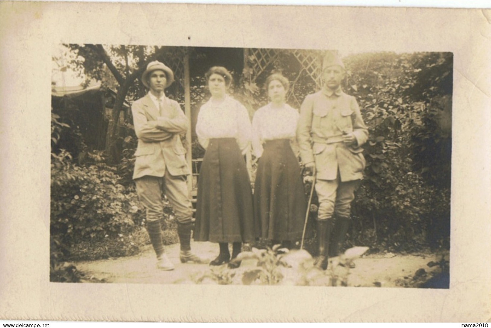 Carte Photo   Soldats En Famille    Photo  J  Maussier Avignon - Photographs